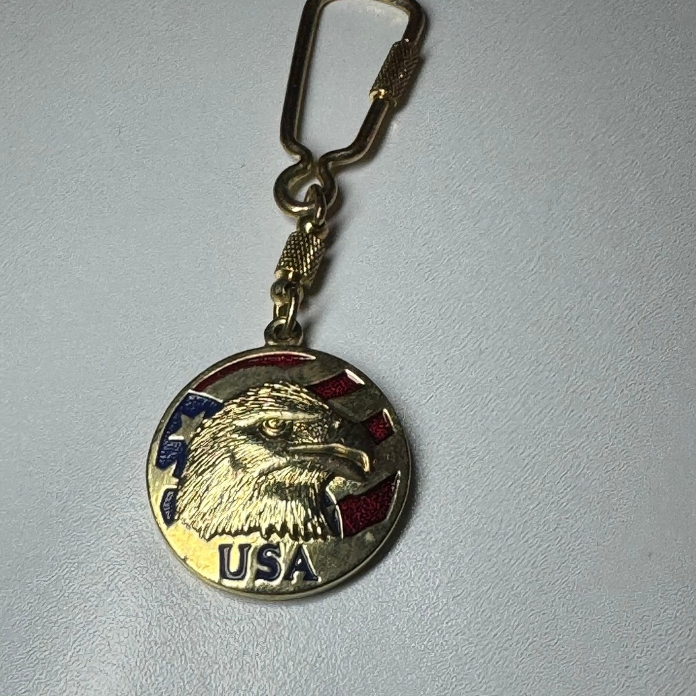 Vintage USA Eagle‎ Keychain Gold Tone Patriotic American Flag Souvenir
